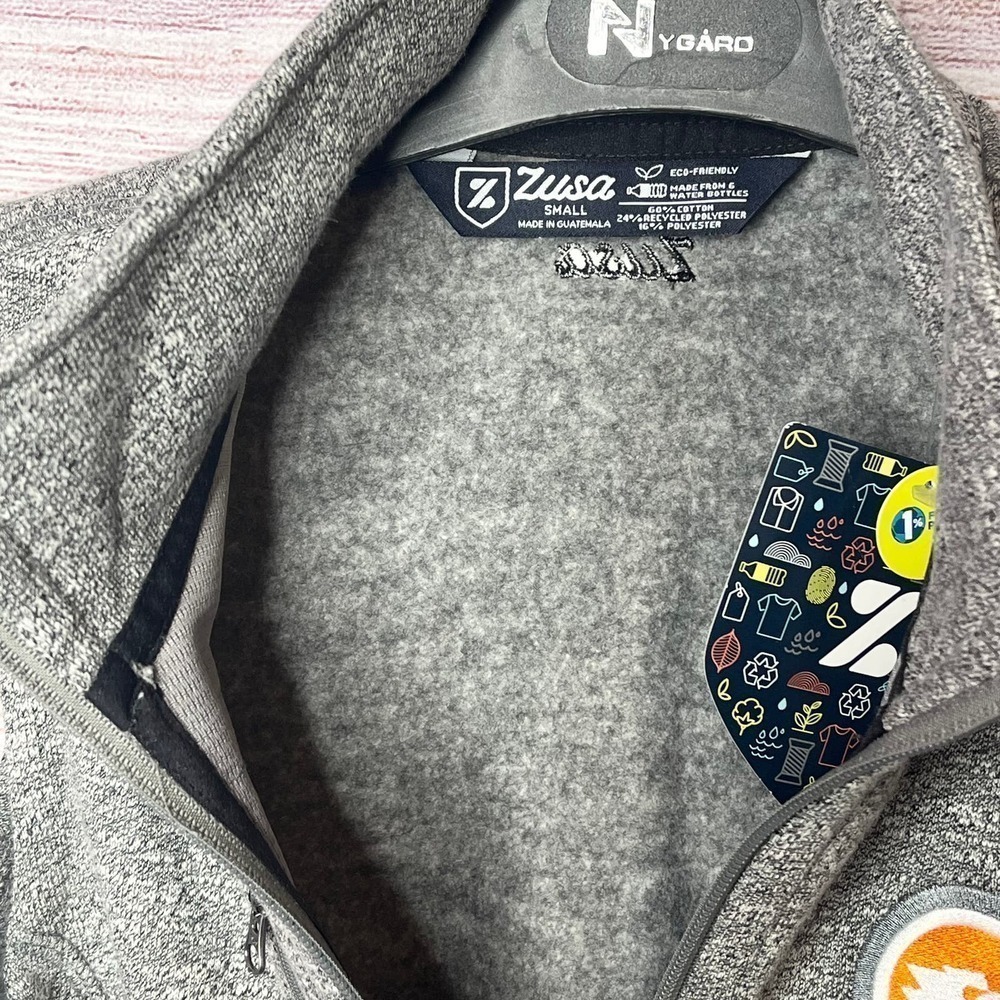 Zusa Women's Midtown Gray Fleece Zipper Vest Logo Size Small New - Picture 6 of 12